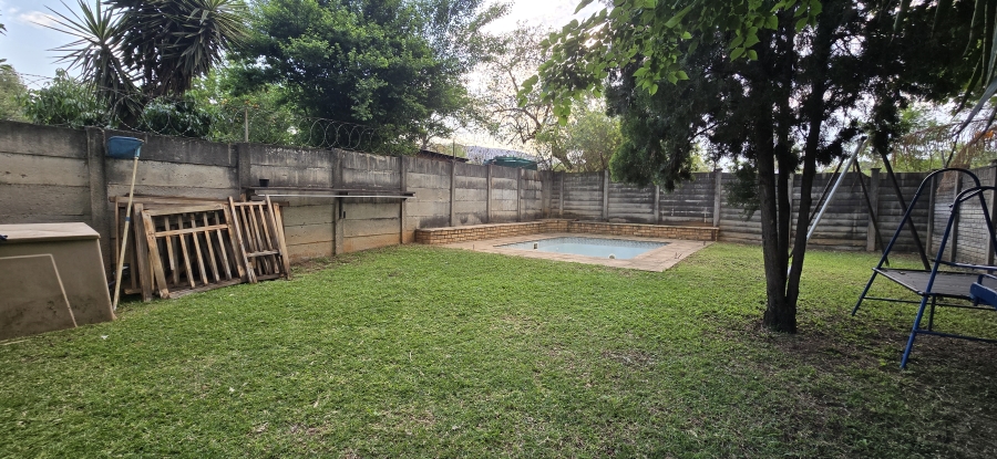 3 Bedroom Property for Sale in Geelhoutpark North West